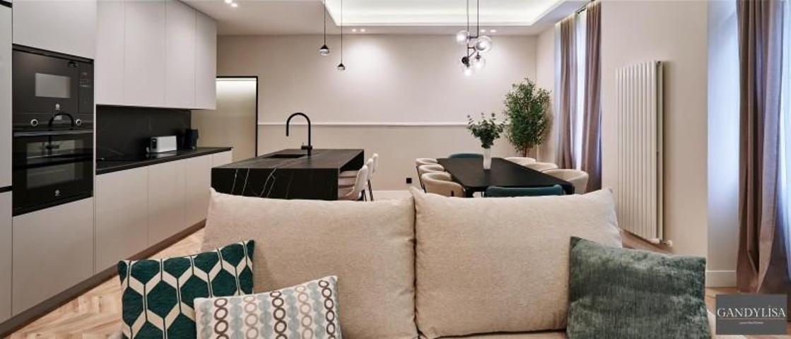 Apartamento en venta en Madrid photo 0
