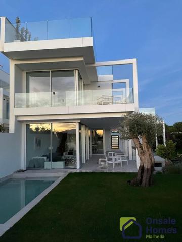 Chalet en venta en Marbella, Costa del Sol Occidental-Área de Marbella photo 0