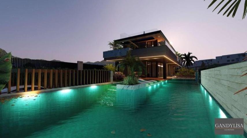 Chalet en venta en Benalmádena photo 0