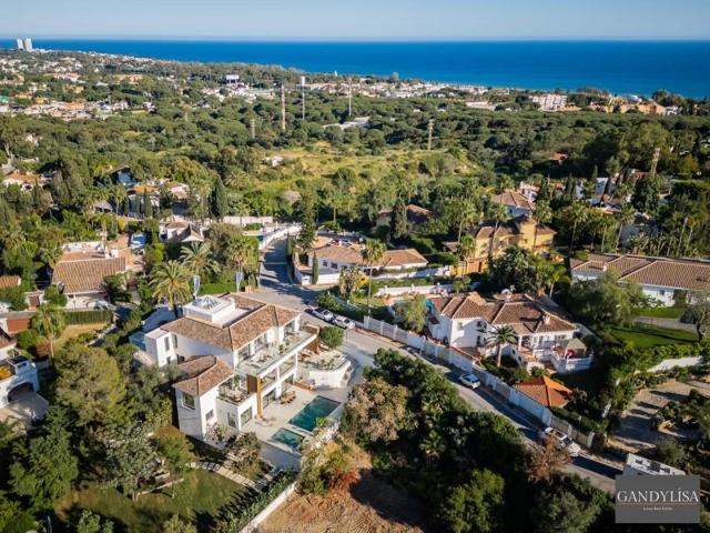 Chalet en venta en Marbella, Las Chapas-El Rosario photo 0
