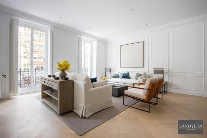 Apartamento en venta en Madrid photo 0