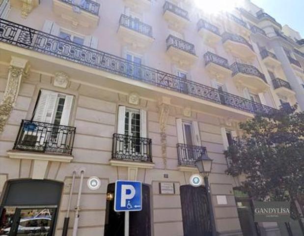 Apartamento en venta en Madrid photo 0
