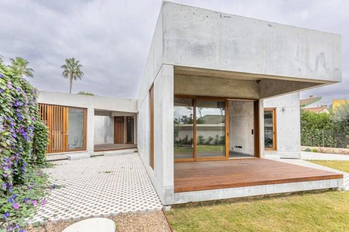 Casa en venta en Carmona, Andalucia photo 0