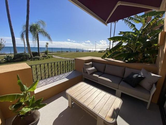 Apartamento en venta en Estepona, Costa del Sol photo 0