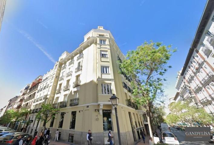 Apartamento en venta en Madrid photo 0
