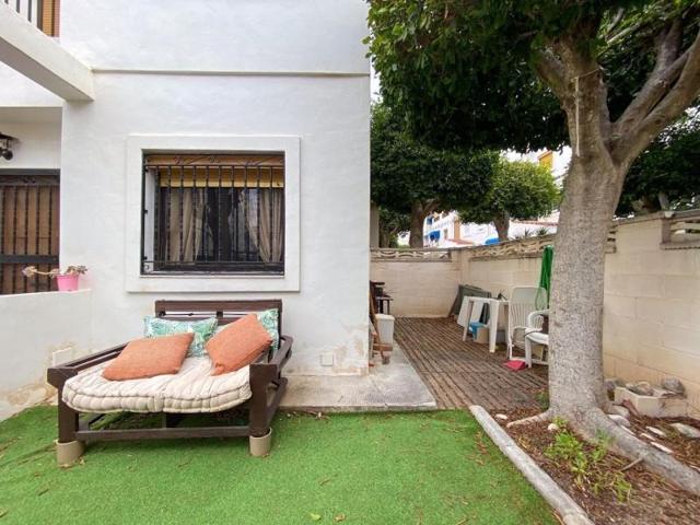 Adosada en alquiler en El Campello, L'Alacantí photo 0