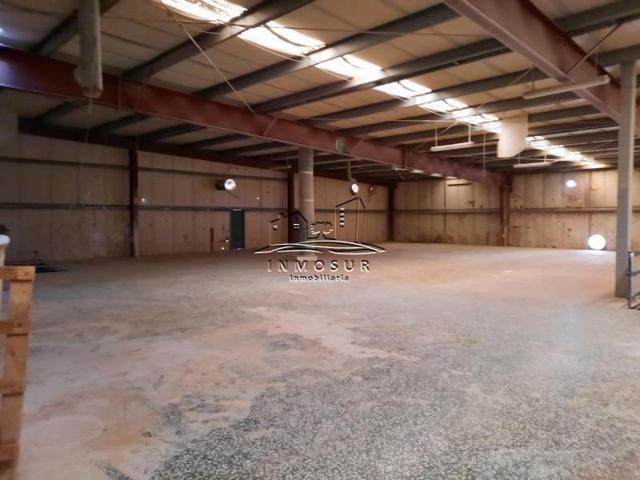 Nave industrial en alquiler en Lucena, Lucena photo 0