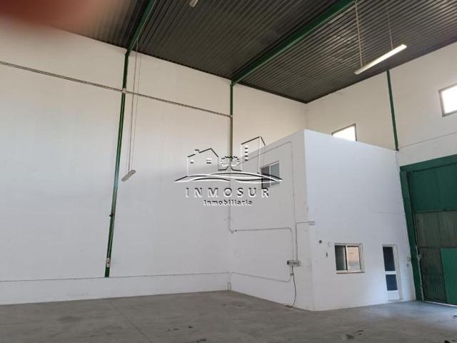 Nave industrial en alquiler en Lucena, Lucena photo 0