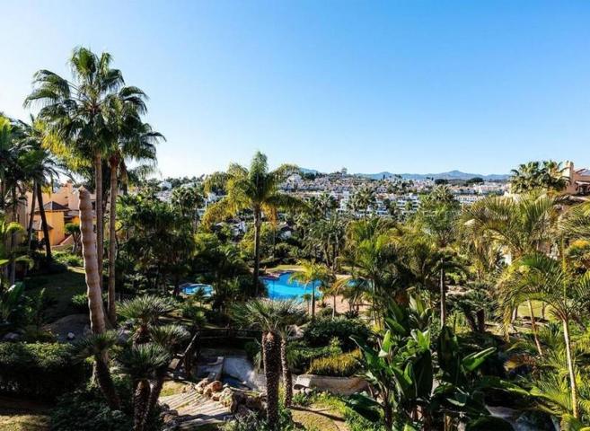 Apartamento en alquiler en Estepona, Estepona East - El Campanario photo 0