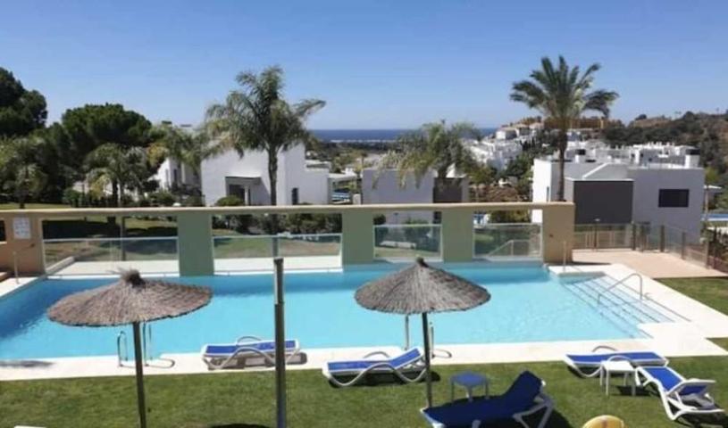 Apartamento en alquiler en Estepona, Estepona East - La Resina Golf photo 0