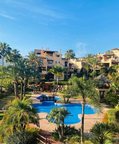 Duplex en alquiler en Estepona, Estepona East - El Campanario photo 0