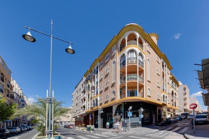 Garaje en venta en Torrevieja, Baix Segura photo 0