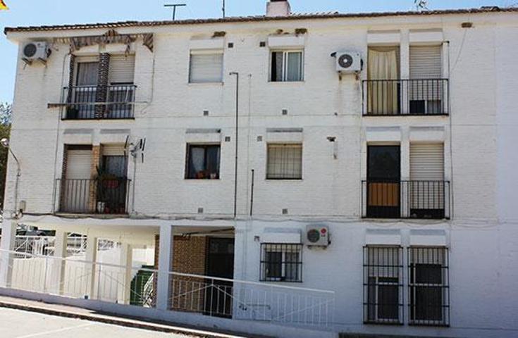 Piso en venta en La Carlota, Andalucia photo 0