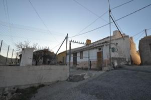 Casa con terreno en venta en Fortuna, EL RELOJ photo 0