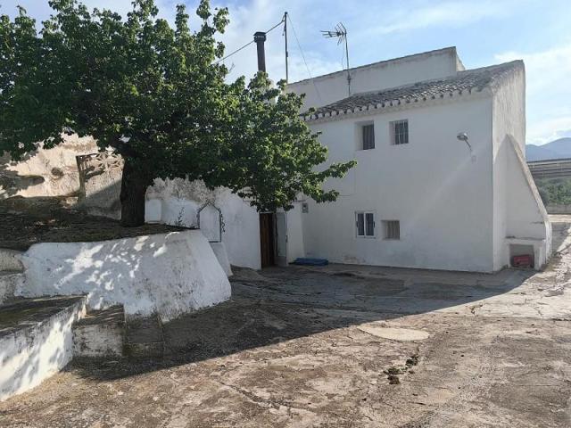 Casa con terreno en venta en Raspay photo 0