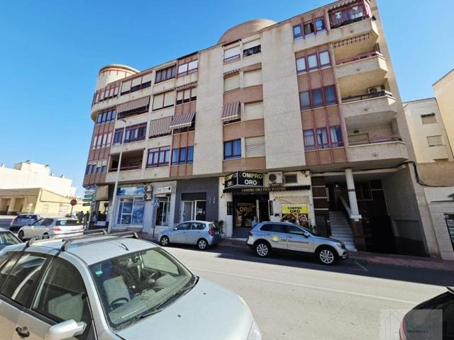 Apartamento en venta en Guardamar del Segura, Pueblo photo 0