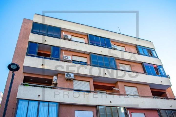 Apartamento en venta en Guardamar del Segura, Pueblo photo 0