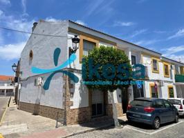 Adosada en venta en Villanueva del Ariscal, Centro photo 0