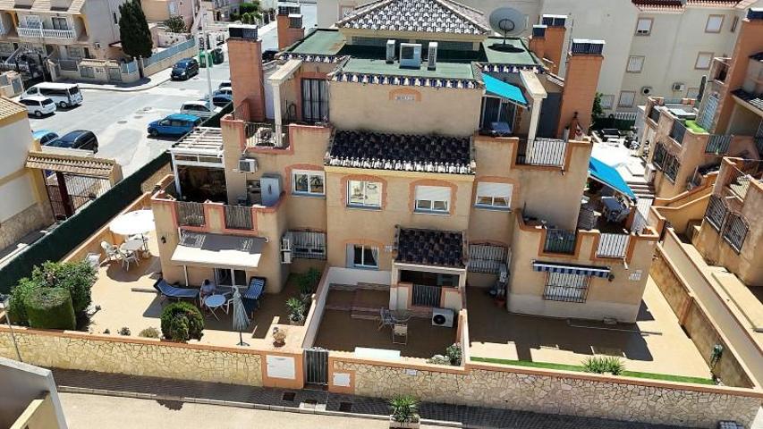 Apartamento en venta en Cabo Roig photo 0