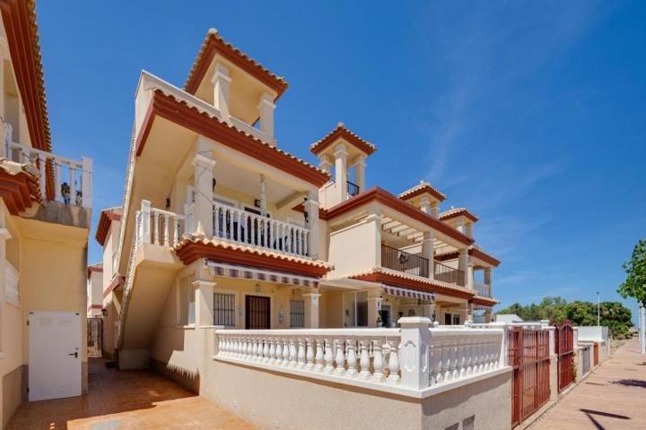 Apartamento en venta en San Pedro del Pinatar photo 0