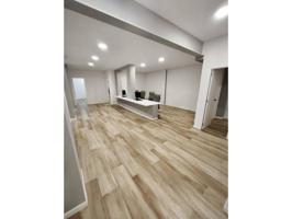 Local comercial en venta en Esplugues de Llobregat, Esplugues de Llobregat photo 0