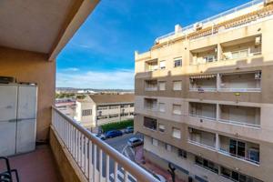 Apartamento en venta en Torrevieja photo 0