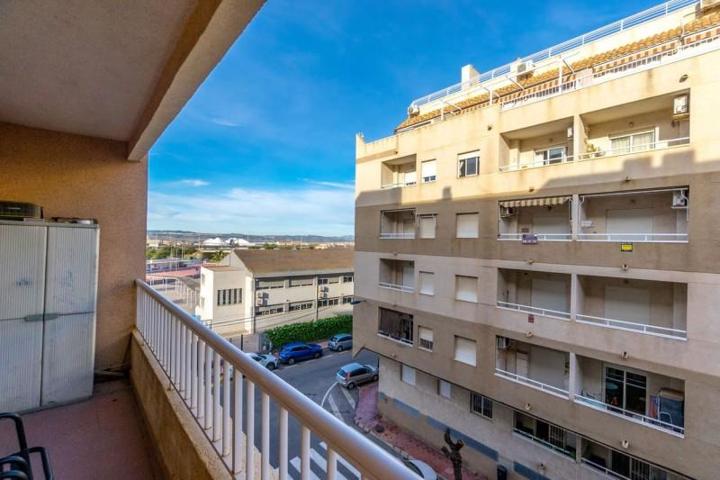 Apartamento en venta en Torrevieja photo 0