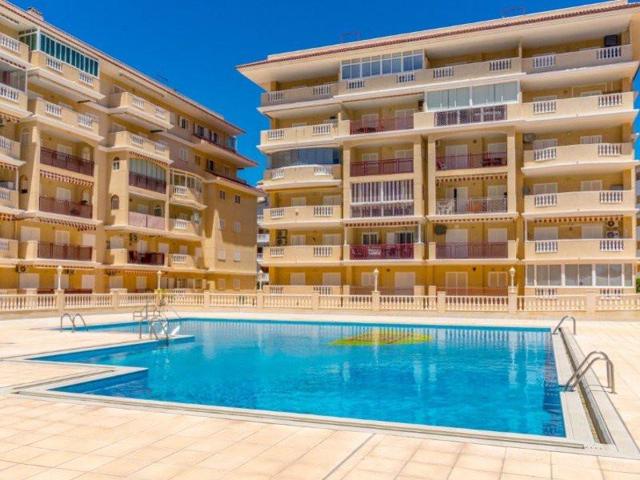 Apartamento en venta en Torrevieja photo 0