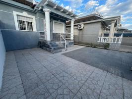 Bungalow en venta en Torrevieja, El Chaparral photo 0