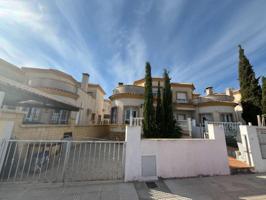 Chalet en venta en Los Montesinos photo 0
