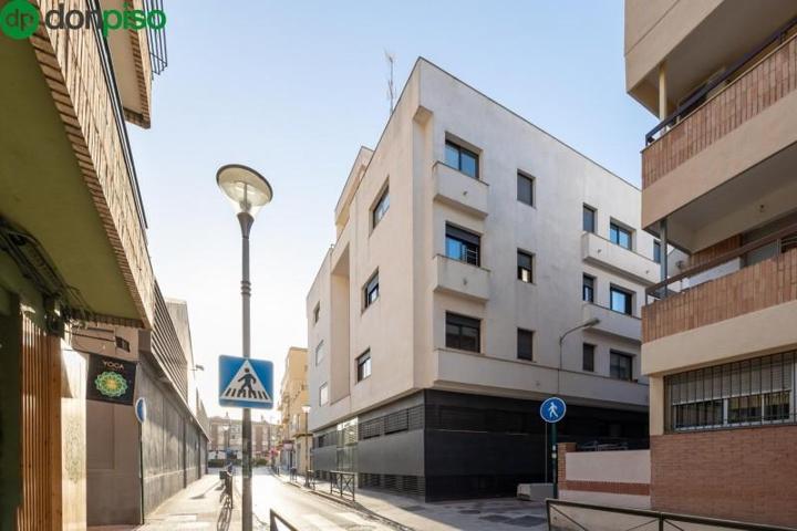 Piso en venta en Granada, Granada photo 0