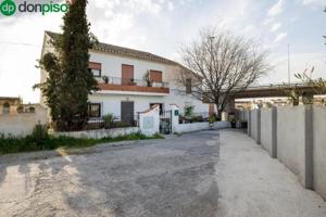 Casa con terreno en venta en Granada, Palacio de deportes photo 0