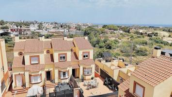 Adosada en venta en Cabo Roig photo 0