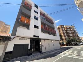 Apartamento en venta en Torrevieja, Centro photo 0