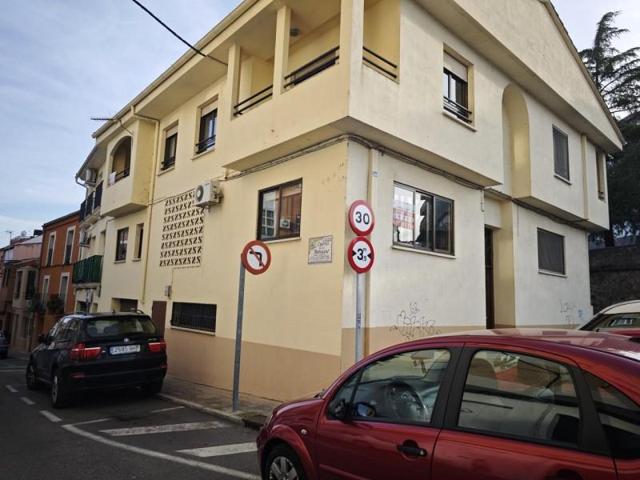 Chalet en venta en Plasencia photo 0