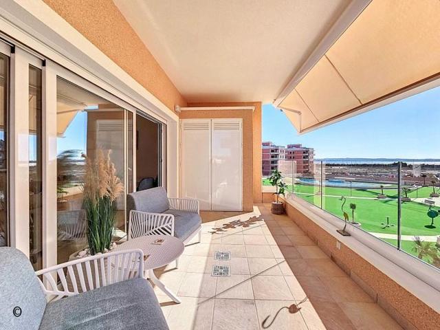 Apartamento en venta en El Raso photo 0