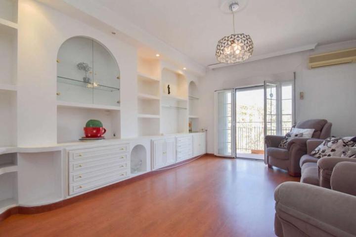 Apartamento en venta en Granada, Beiro photo 0