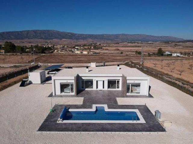 Chalet en venta en Pinoso, Comunidad valenciana photo 0