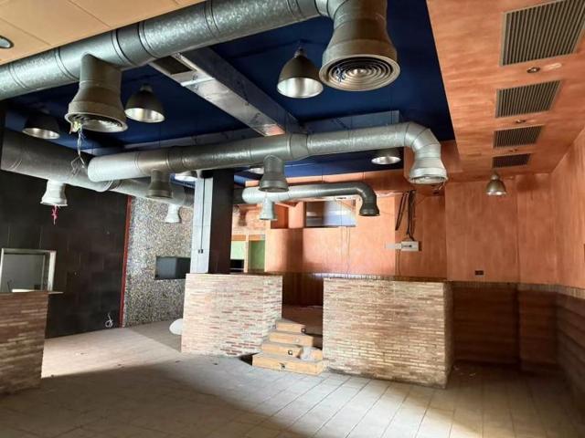Local comercial en venta en Elche, Baix Vinalopó photo 0