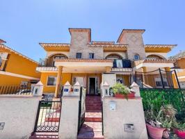 Adosada en venta en Cox photo 0