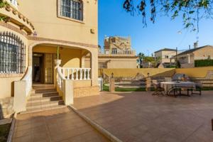 Chalet en venta en Orihuela Costa, La Florida photo 0