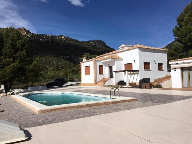 Chalet en venta en Castalla, Comunidad valenciana photo 0
