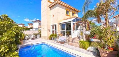 Chalet en venta en Orihuela Costa, Playa Flamenca photo 0