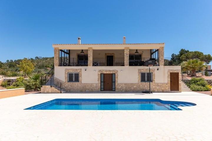 Chalet en venta en Novelda, Comunidad valenciana photo 0