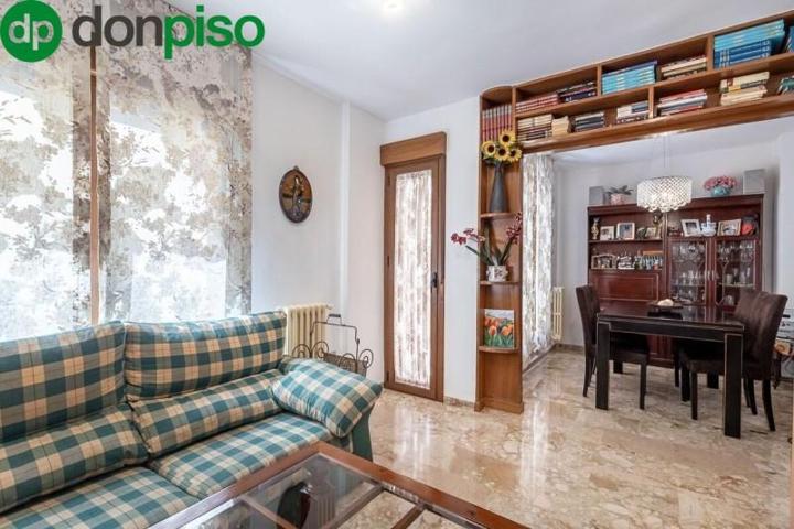 Piso en venta en Granada, Centro photo 0