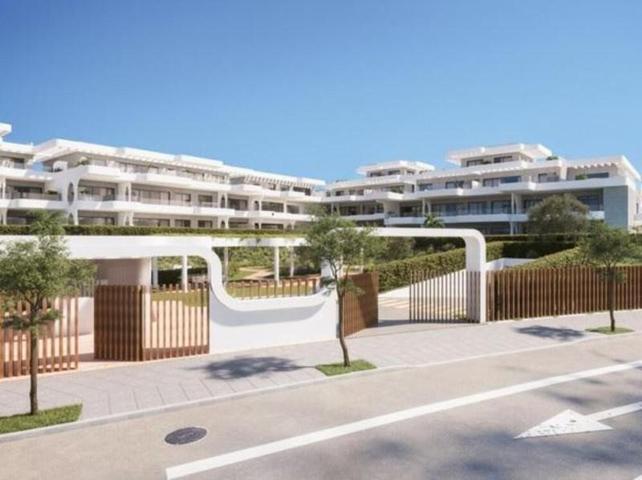 Apartamento en venta en Estepona, Estepona East - New Golden Mile photo 0
