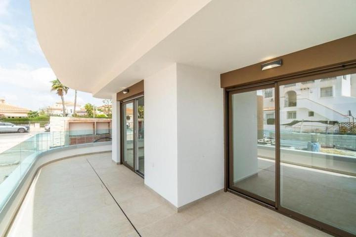 Apartamento en venta en Orihuela Costa, Playa Flamenca photo 0