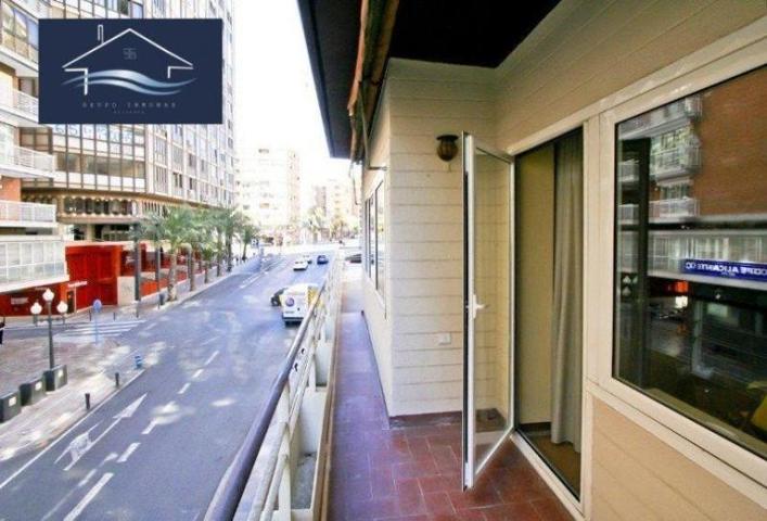 Piso en venta en Alicante, Centro photo 0