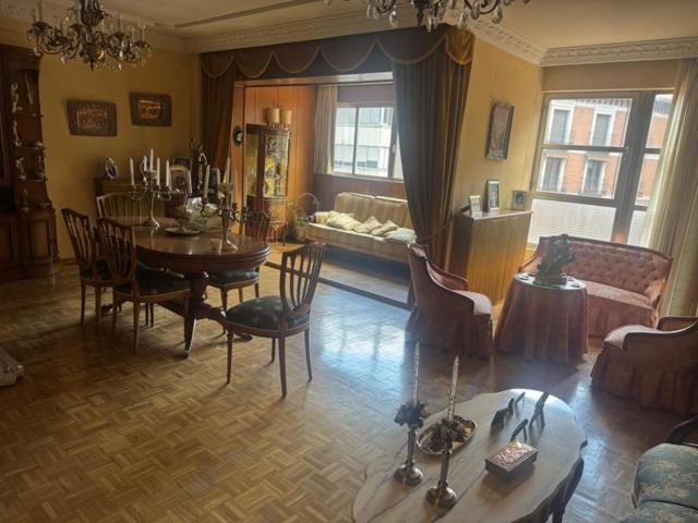 Piso en venta en Valladolid, Centro photo 0
