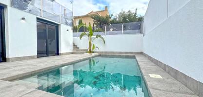Chalet en venta en Orihuela, Urbanización Perla del Mar photo 0
